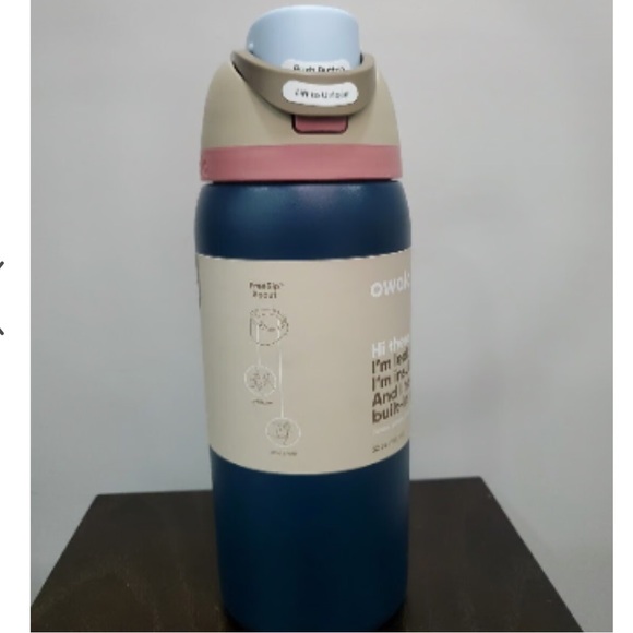 Owala 32 oz Freesip Stainless Steel Bottle color is Sleepy Skies - Picture 8 of 13